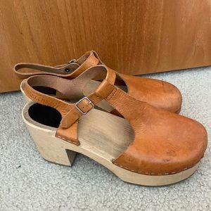 Swedish Hasbeens Wood & Leather Clog